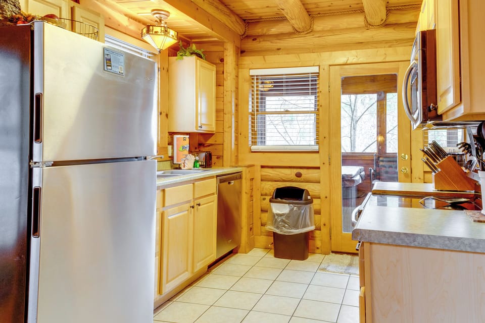 Kitchen | Coffee Grinder & Maker | Crockpot | Toaster | High Chair