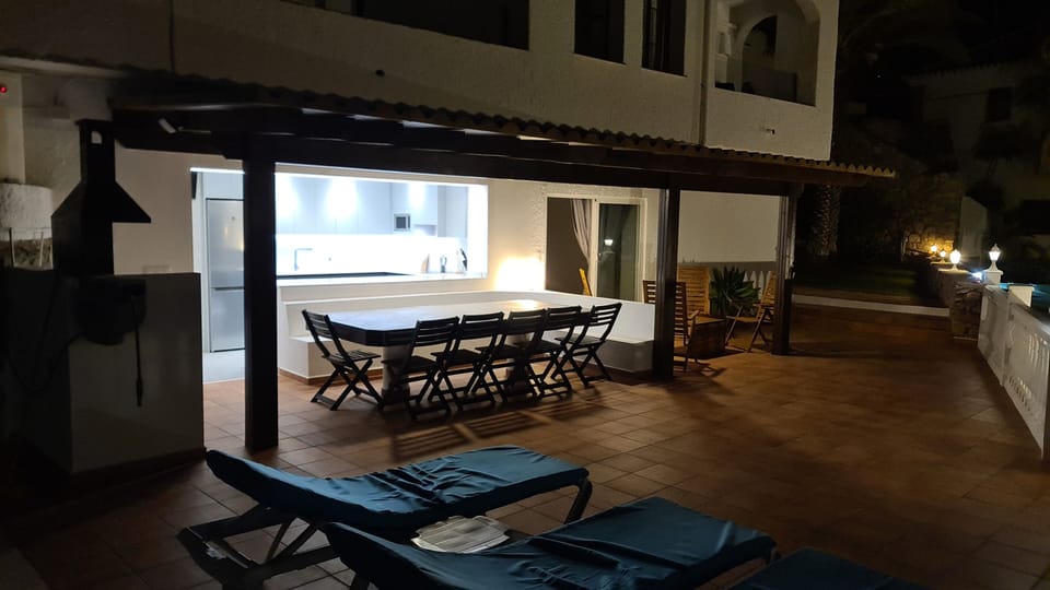 New fully fitted poolside kitchen.