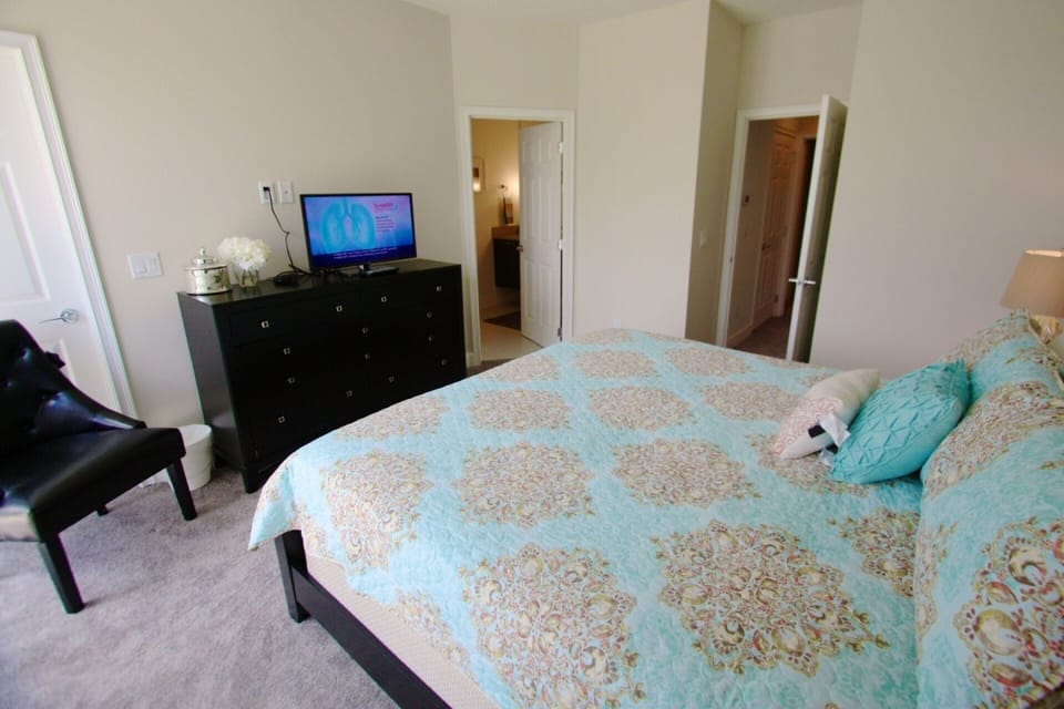 Upstairs King Master Suite - View #2