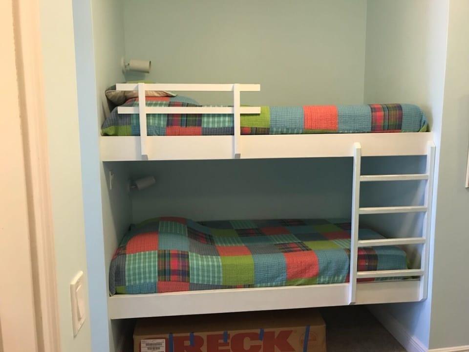 Hall bunk beds