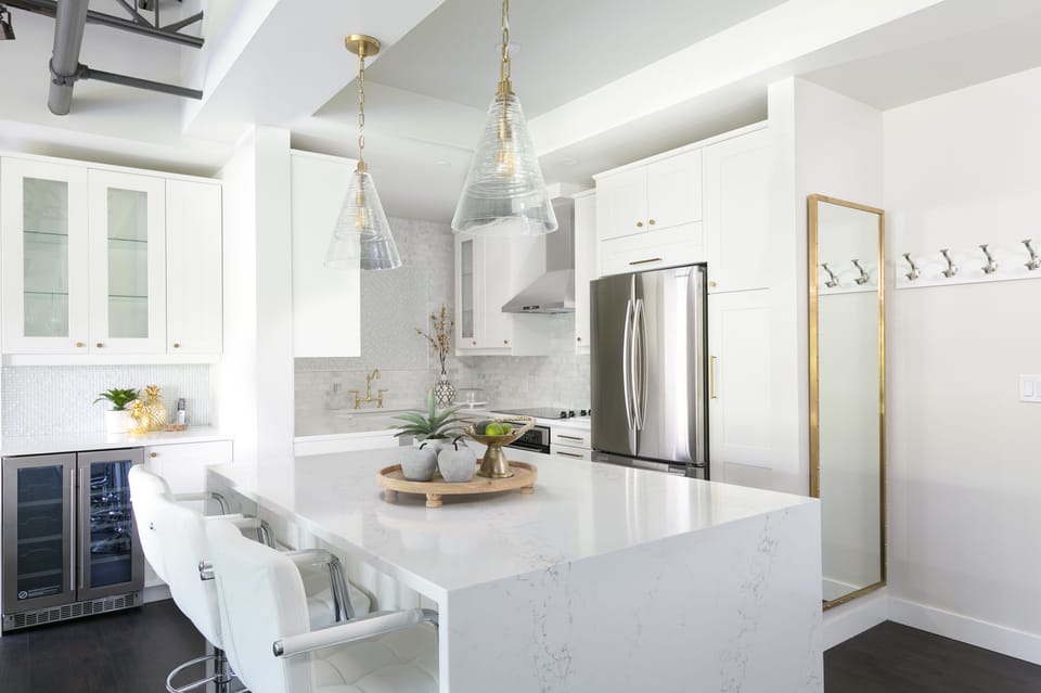 Quartz Stone Island, Wine Cooler and Bar 