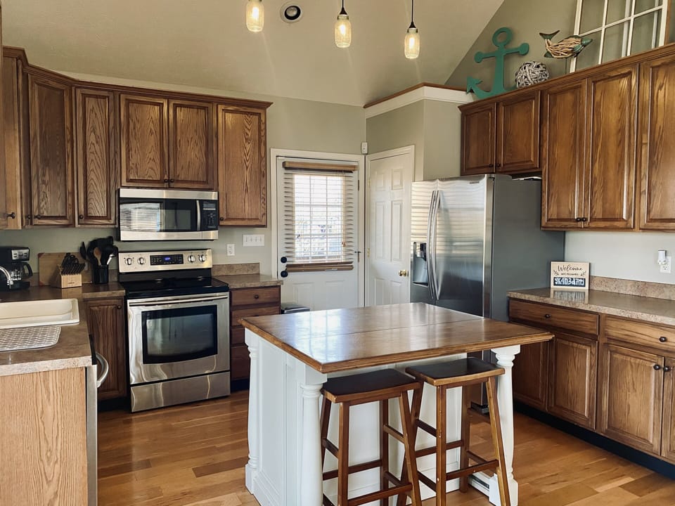 Fully stocked kitchen 