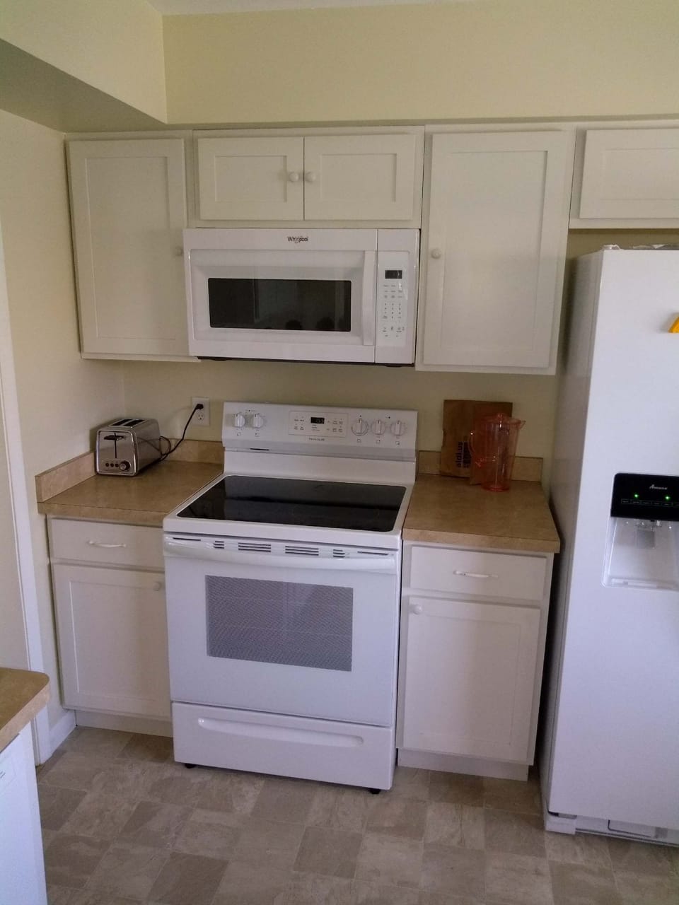 All new Appliances with Programmable Microwave and Electronic Range 