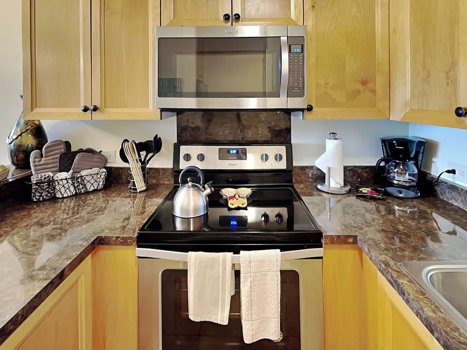 Full Kitchen