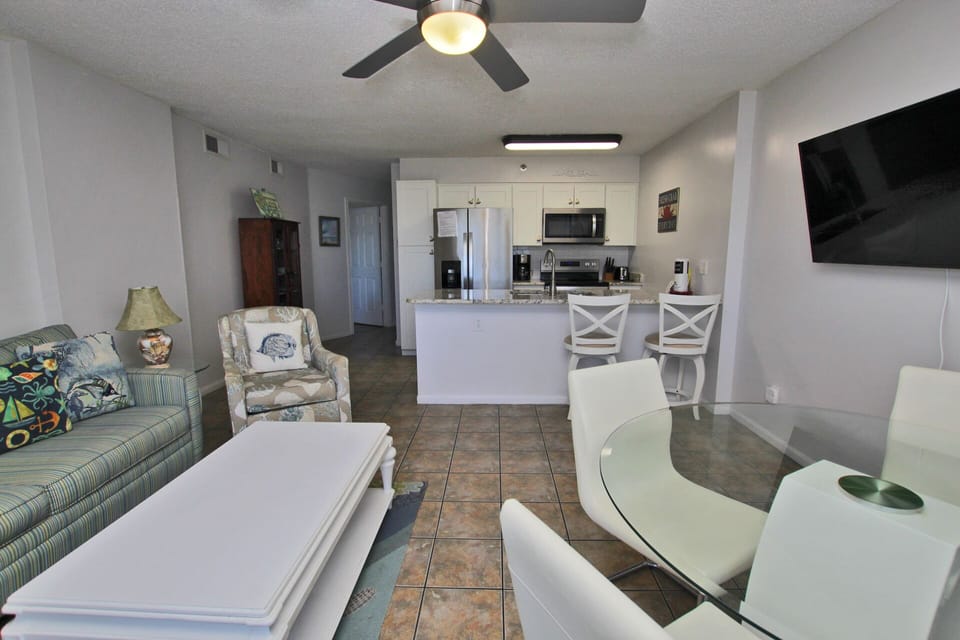 2 Main Living Space (3)