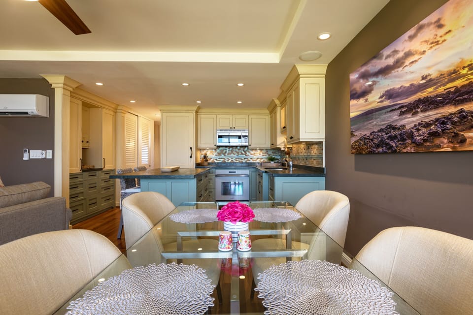 Seating for four at the dining table