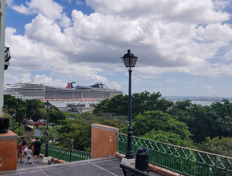 Is possible to walk to cruise ships.
