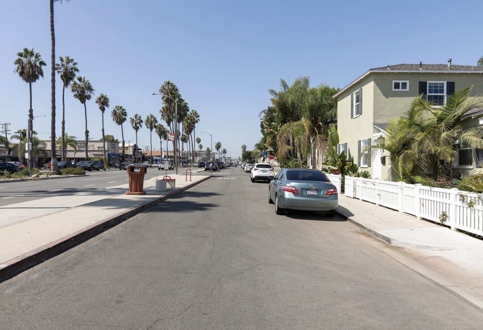 Located directly on a popular main road called 2nd Street. Lots of Restaurants.