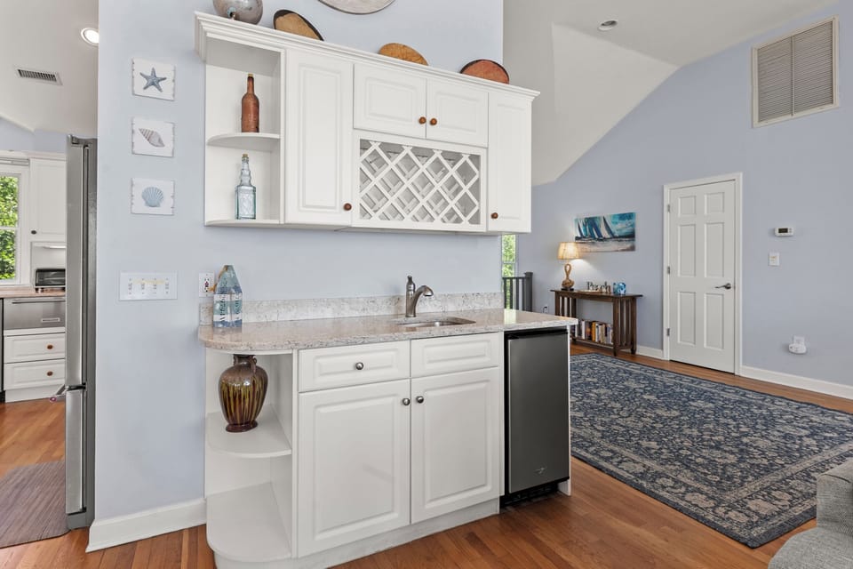 CL342: La Dolce Vita | Top Level Living Area w/ Wet Bar