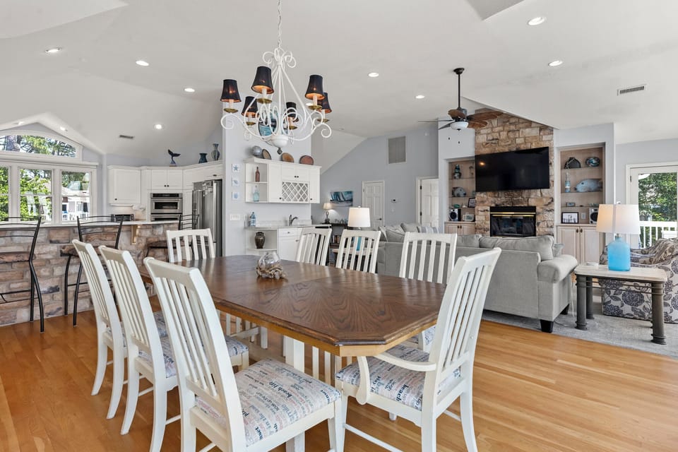 CL342: La Dolce Vita | Top Level Overview - Fireplace Not Available For Guest Use