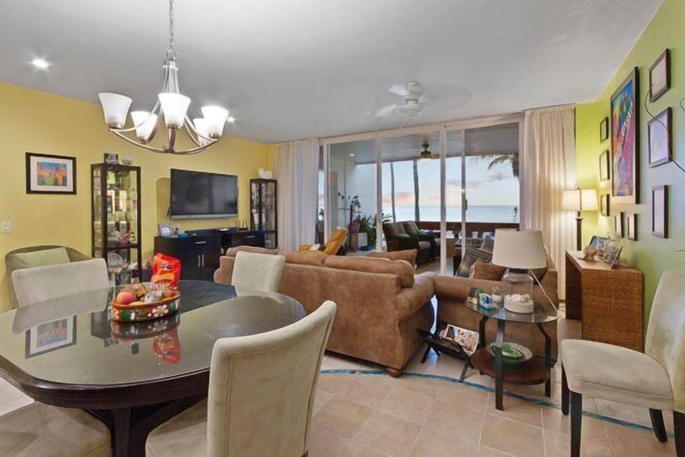 Dining room table with seating for 4