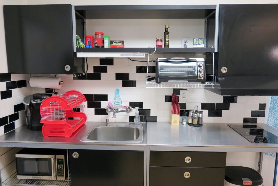 Equipped Kitchenette