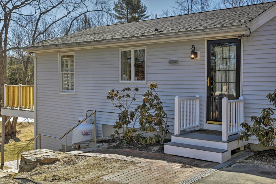 Home Exterior | 2-Story Apartment | 2 Steps to Enter
