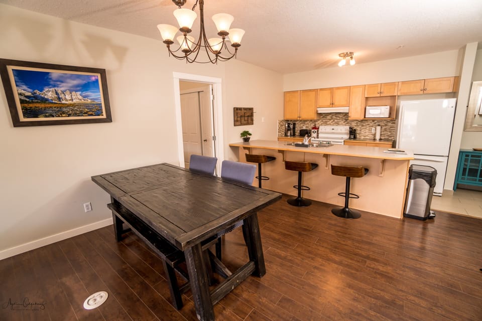Dining area looking into Kitchen