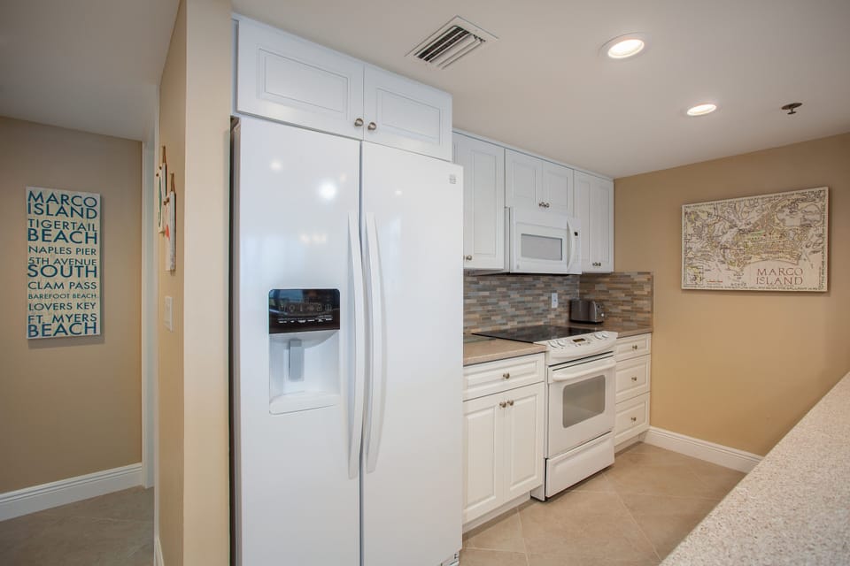 Completely equipped kitchen 