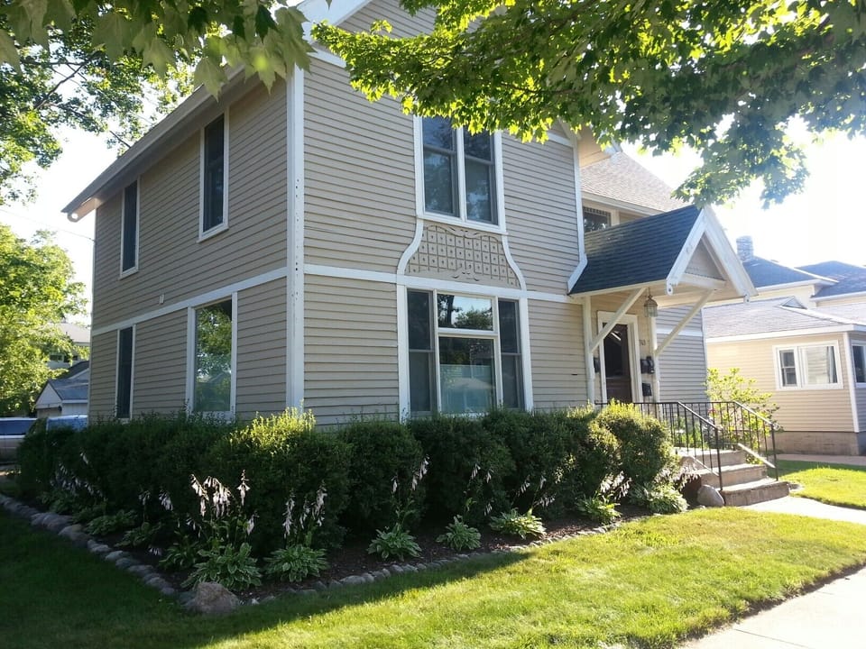 Michiana Apartment #3 is located at Michigan Avenue and Indiana Avenue.