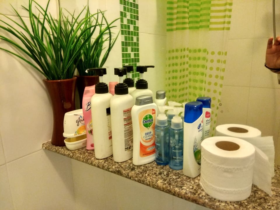 Bathroom amenities