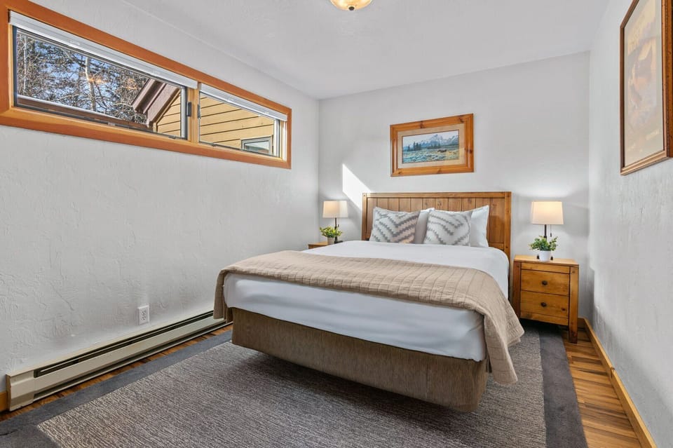 Queen Bedroom