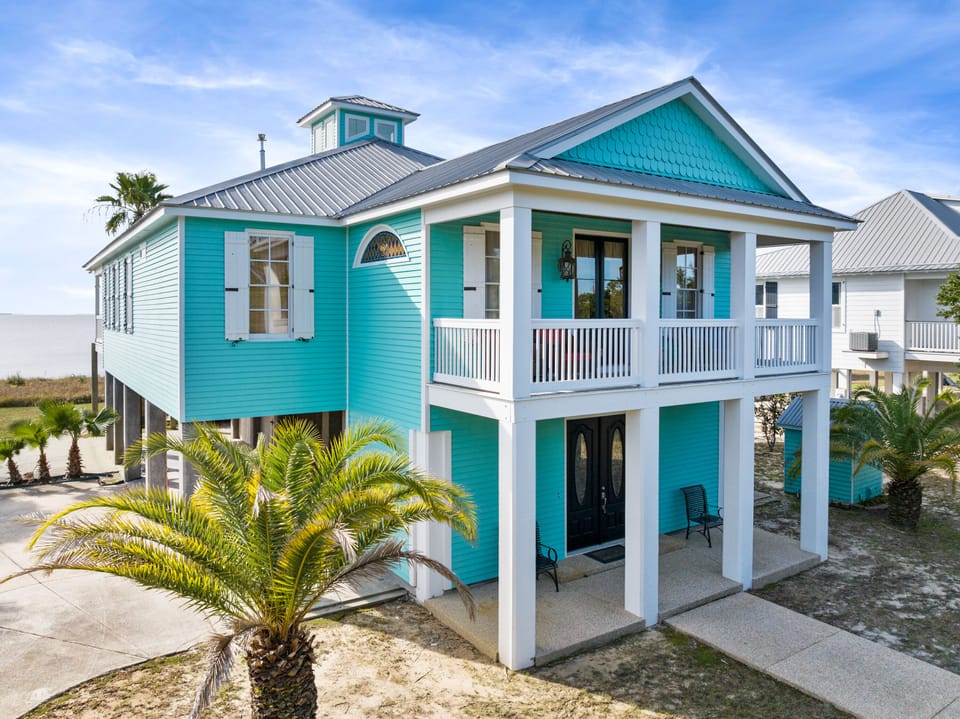 Private beach paradise—right on the Gulf of Mexico