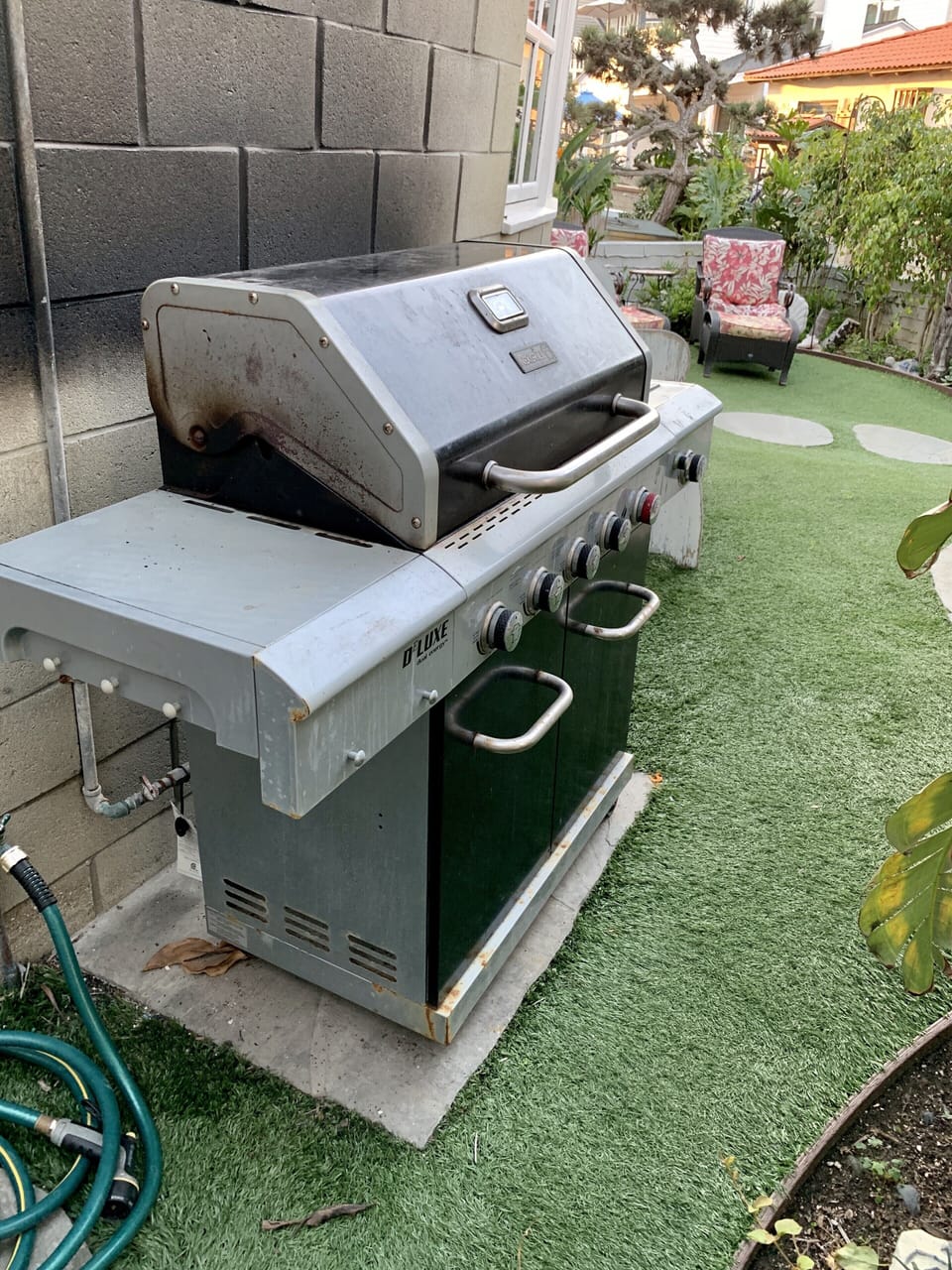 Front yard BBQ