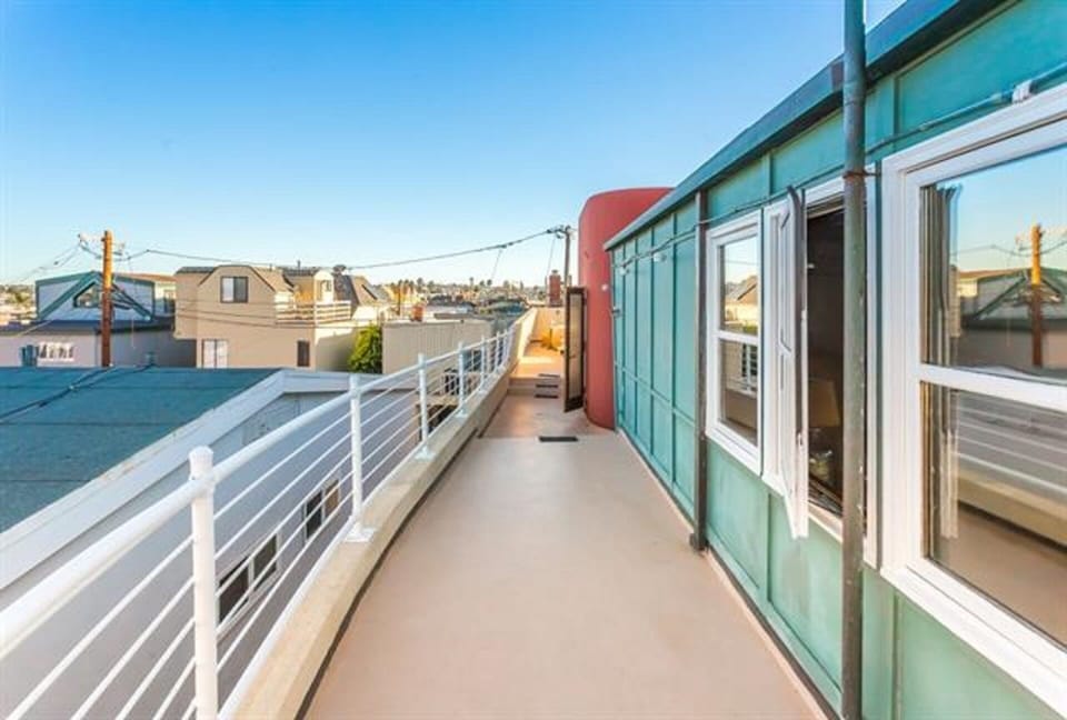 Third floor rooftop deck