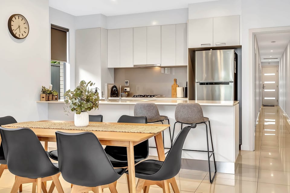 Dining for six: Stylish setup for shared meals and delightful conversations.
