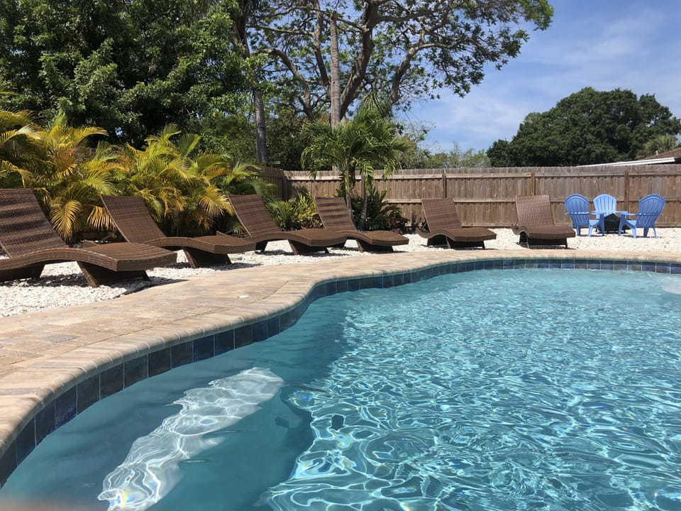 Plenty Resort styled  lounging chairs for you to enjoy!