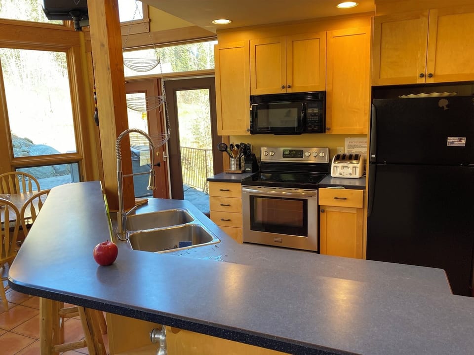 Kitchen Island with seating for 4