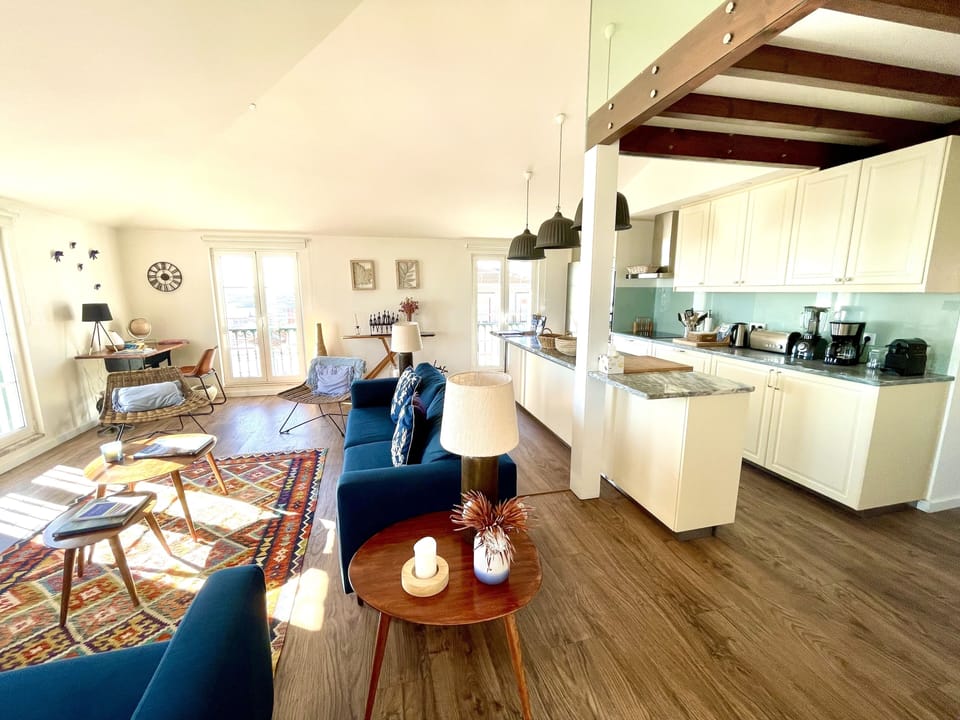 Living Room - Kitchen area
