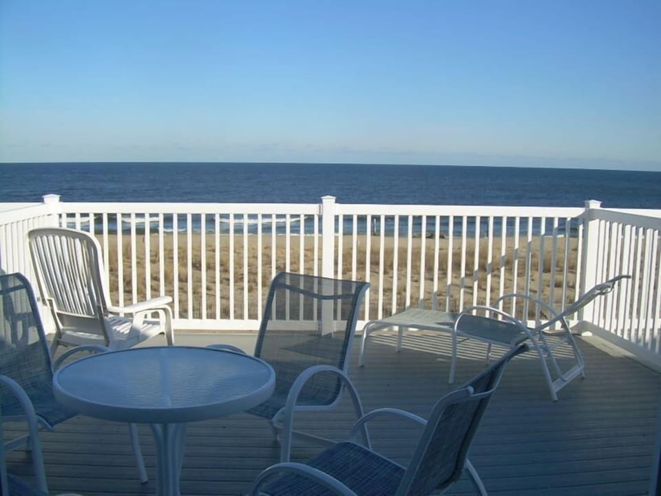 Top floor deck