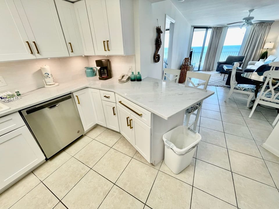 Phoenix V 809, 2 Bedroom/2 Bathroom. Sleeps 8. Managed by Island Rentals