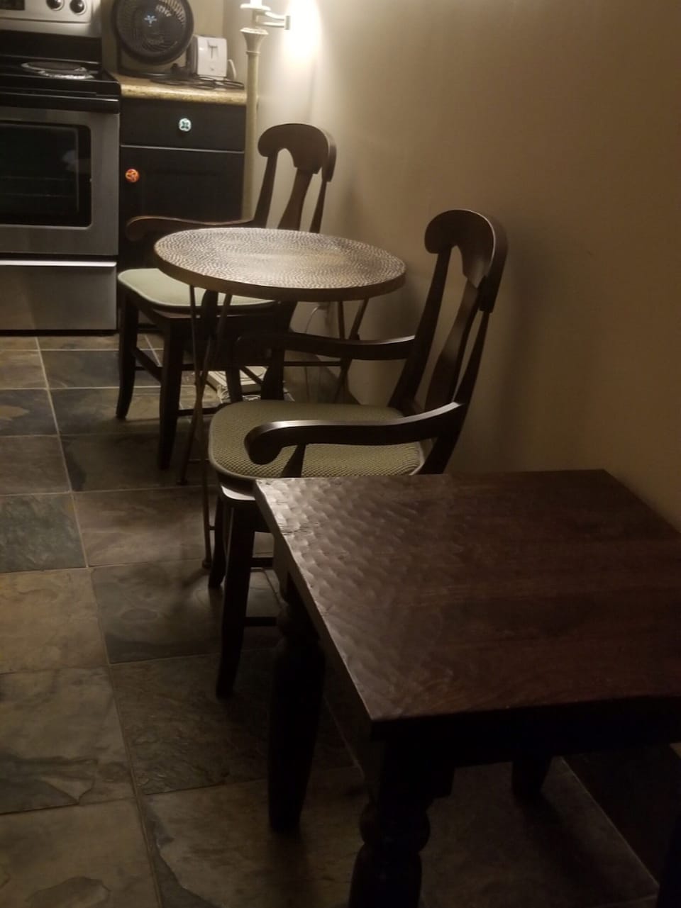 Entrance Hallway to kitchen in guest area 
(13+guests required for guest area)