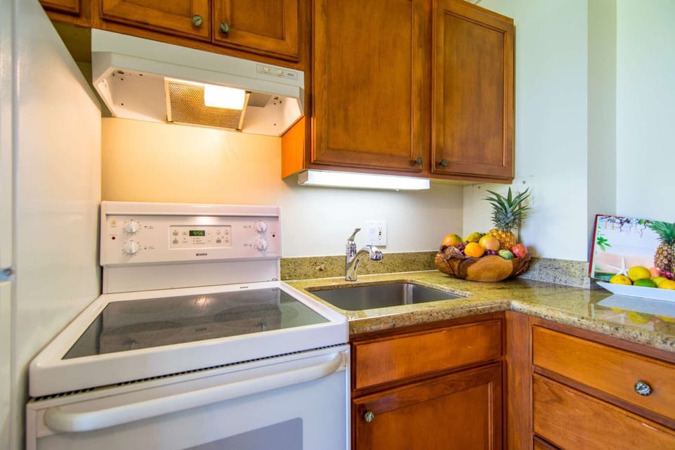 Kitchen is fully equipped with all the esentials needed to prepare meals.