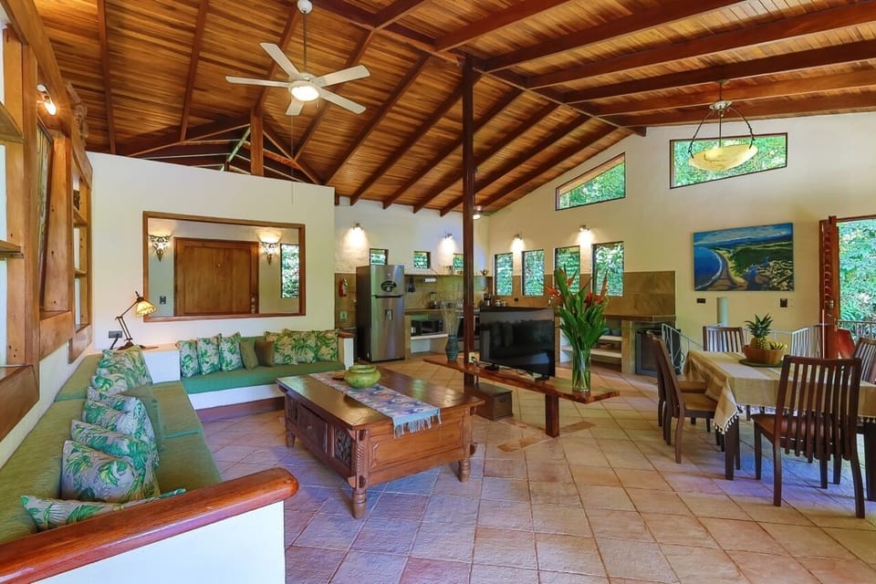Toucan Villa Family home w/ Private Pool, Garden (2402)
