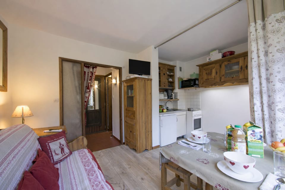 Living room with kitchenette