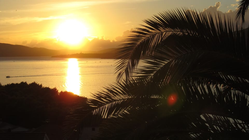 Beautiful apartment for two persons with sea view in Trogir near the beach Apartment in Okrug Gornji
