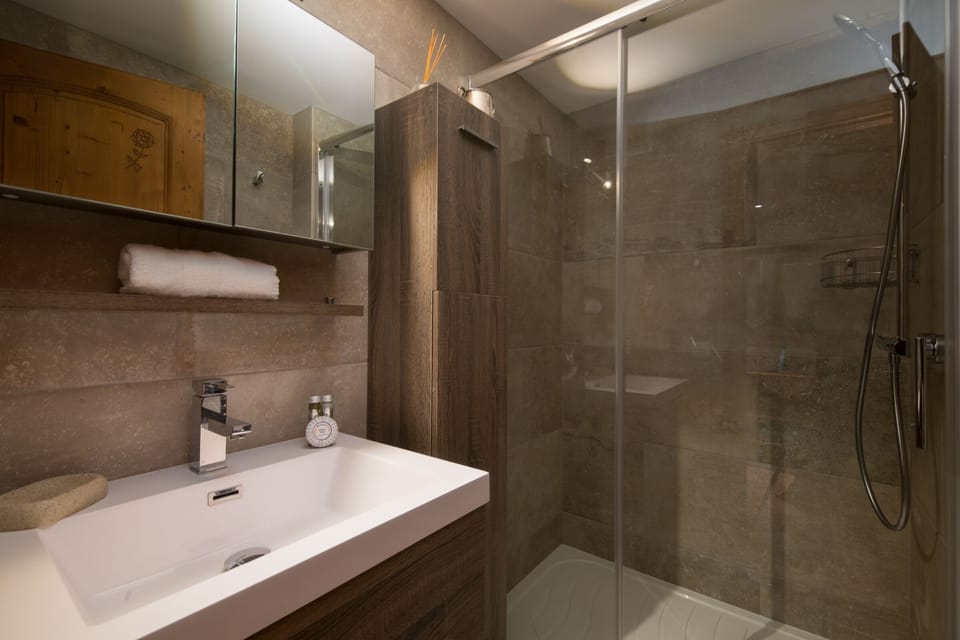 Modern bathroom with a shower