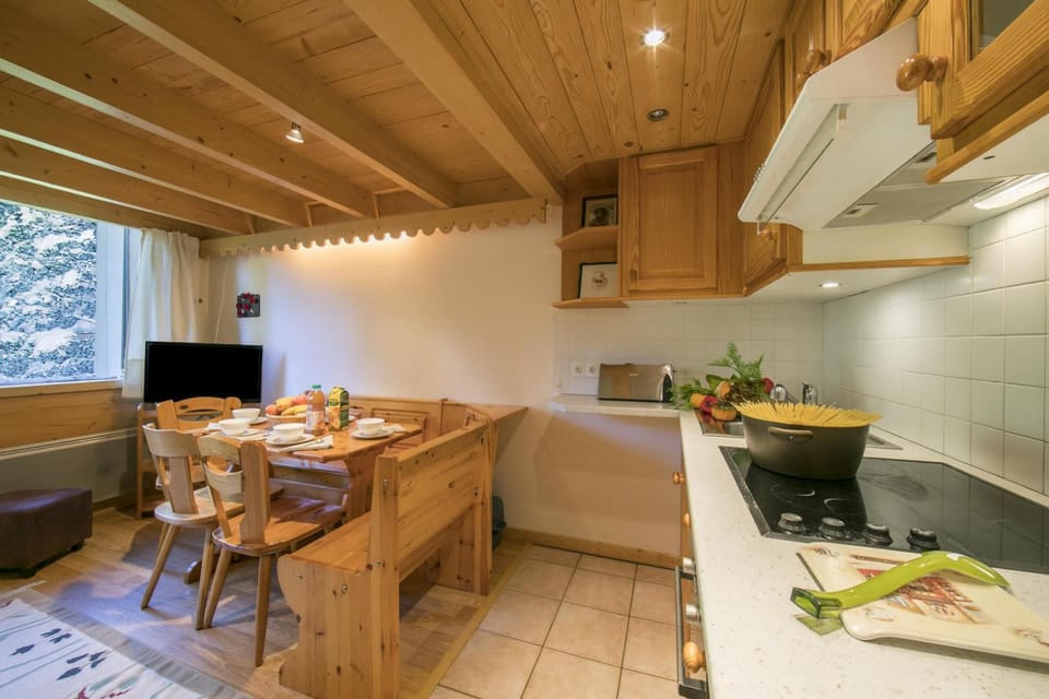 Kitchen and dining area