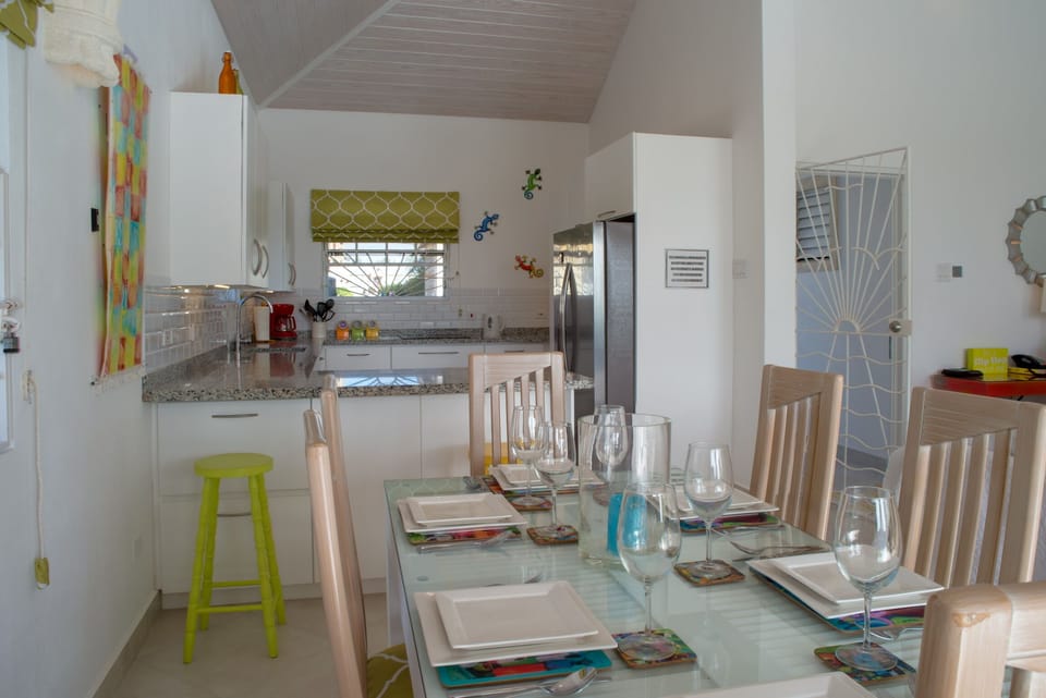 Dining area looking toward kitchen
