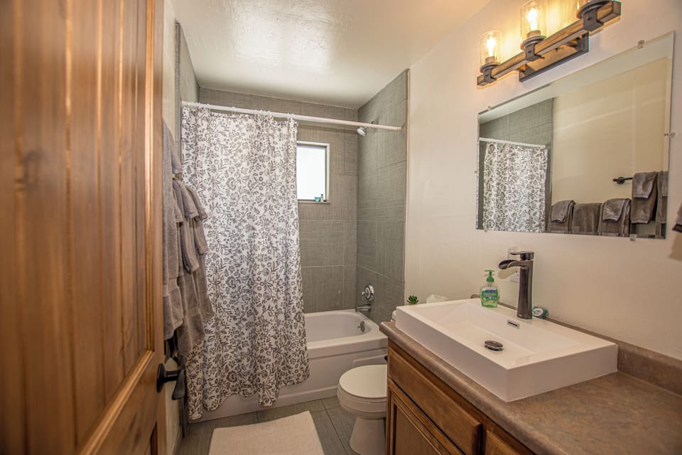 Edelweiss Escape - Bathroom 2 Upstairs