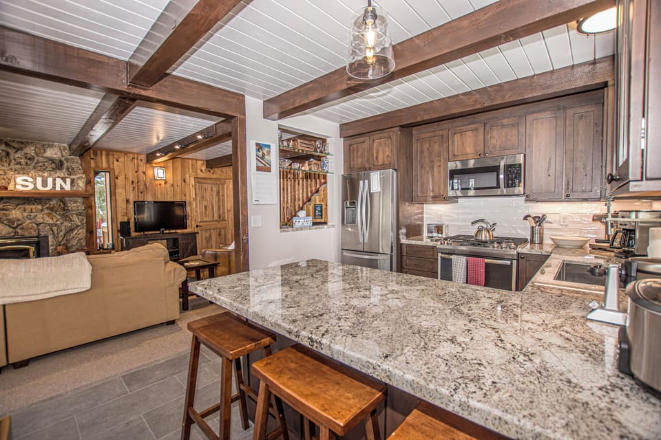 Edelweiss Escape - Kitchen and Living Area