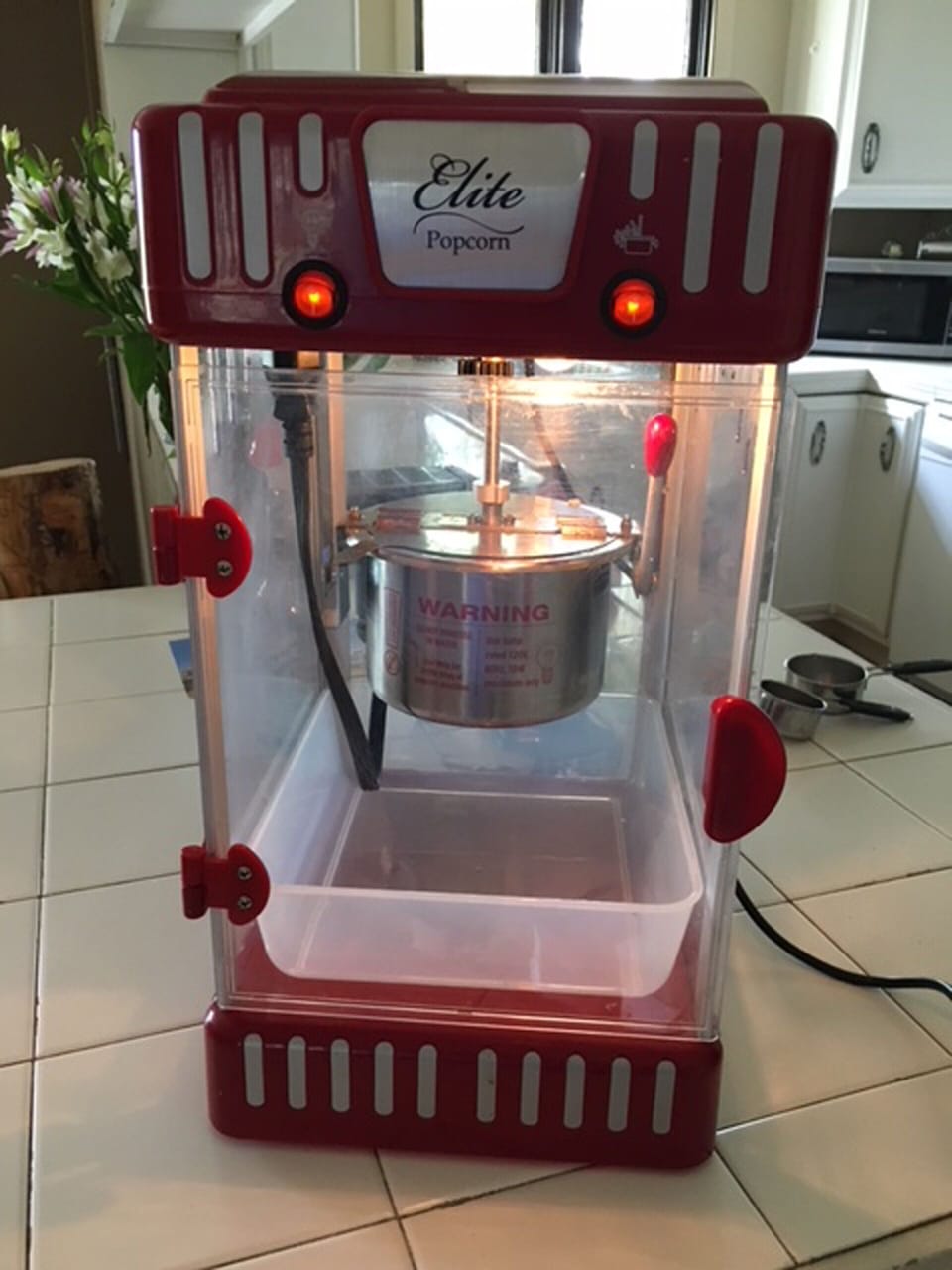 Popcorn maker for your use! Nothing like fresh popped when watching a movie