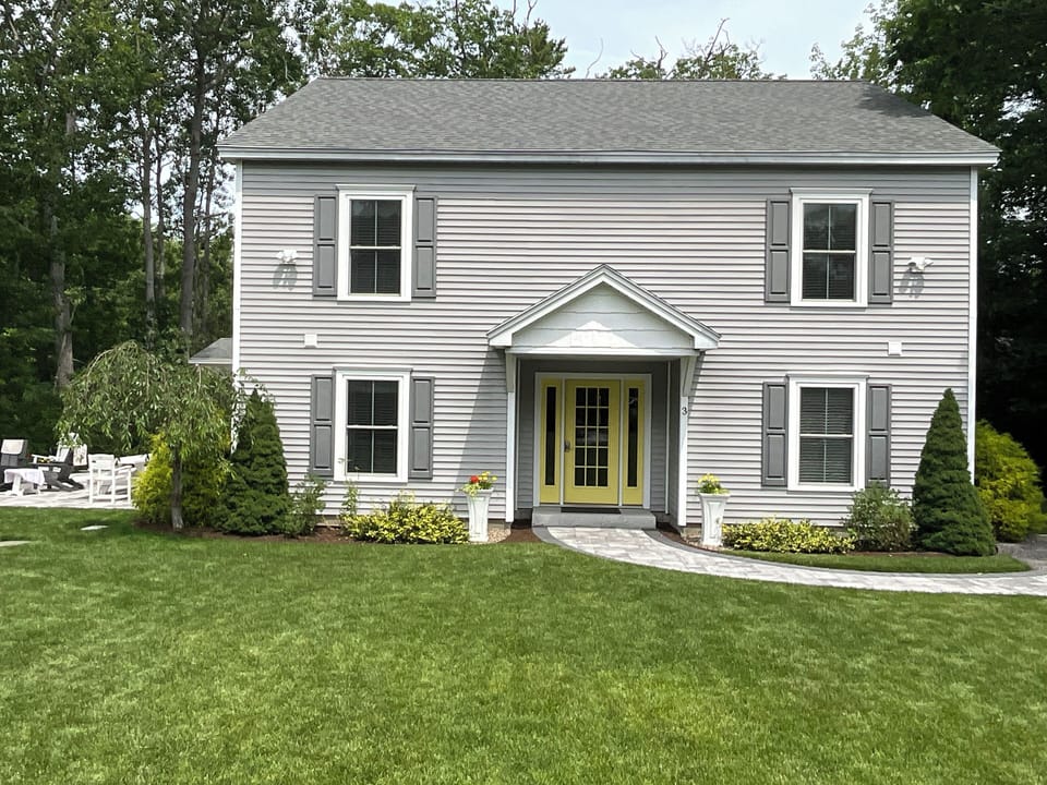 Welcome to Lupine Lodge!