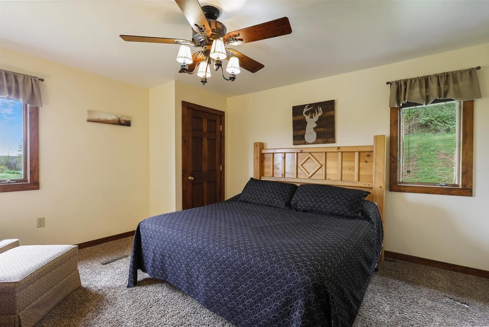 Experience the beauty of the Laurel Highlands. Book your mountain getaway today.
We offer the most unique collection of vacation homes in Laurel Highlands. From a cozy couple's getaway to a sprawling 400-acre private retreat, we have the perfect accommodations for your destination getaway.
