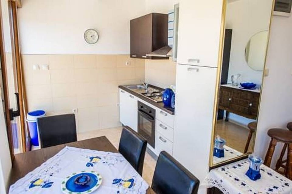 Kitchen 4