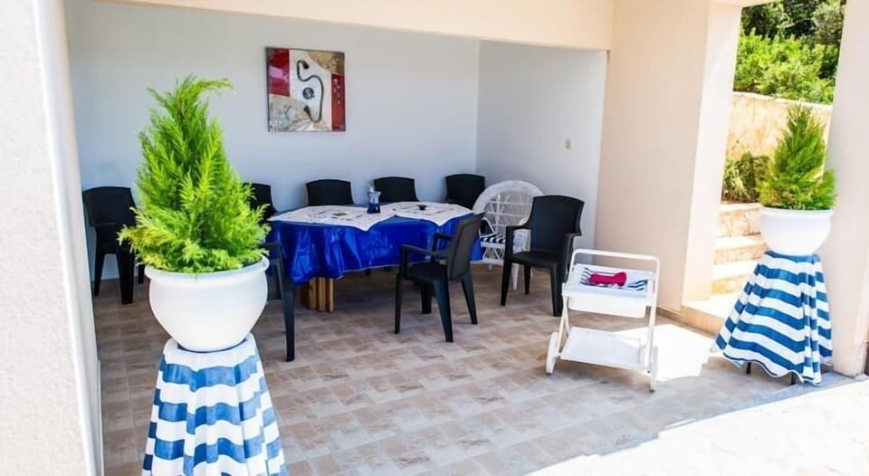 Terrace 4