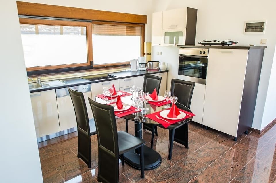 Kitchen 3