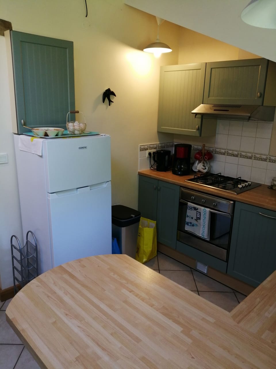 and a breakfast bar