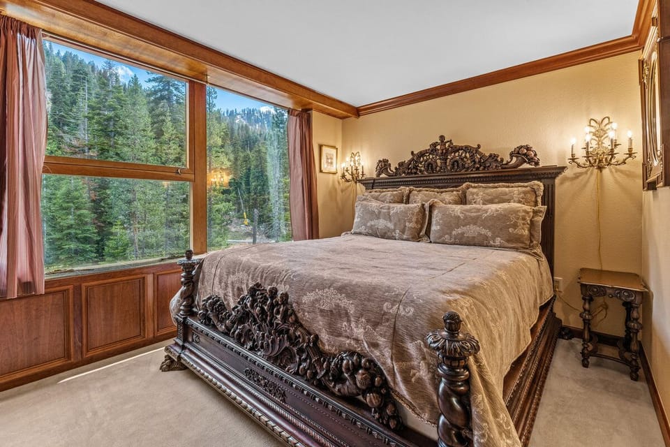 Master Bedroom 150yr Italian Neo-Classical Set, TempurPedic Rhapsody Bed,Pillows