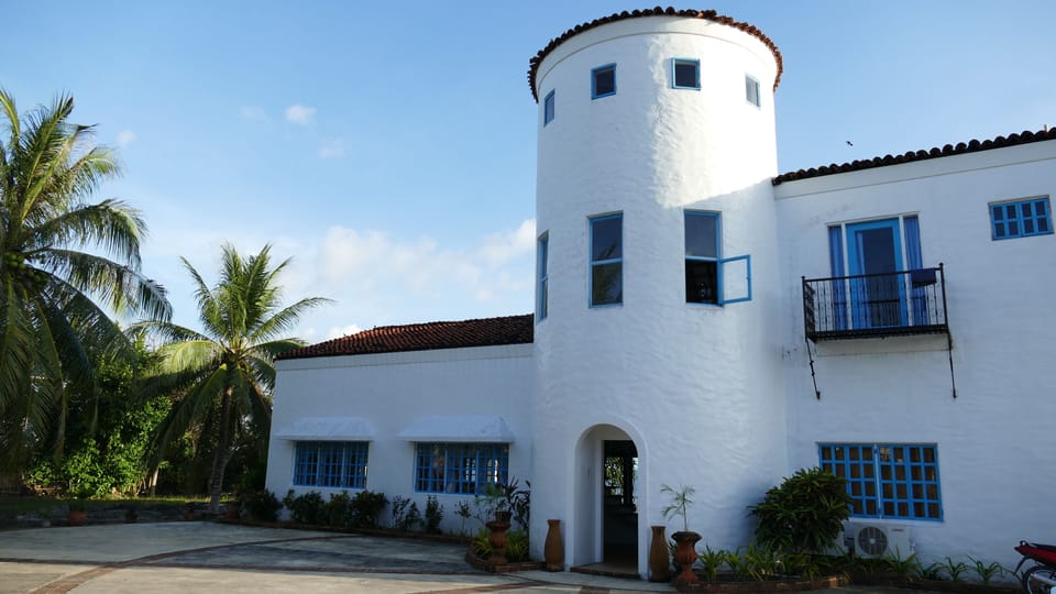 Traditional Spanish Villa in the Philippines. Convenient location.